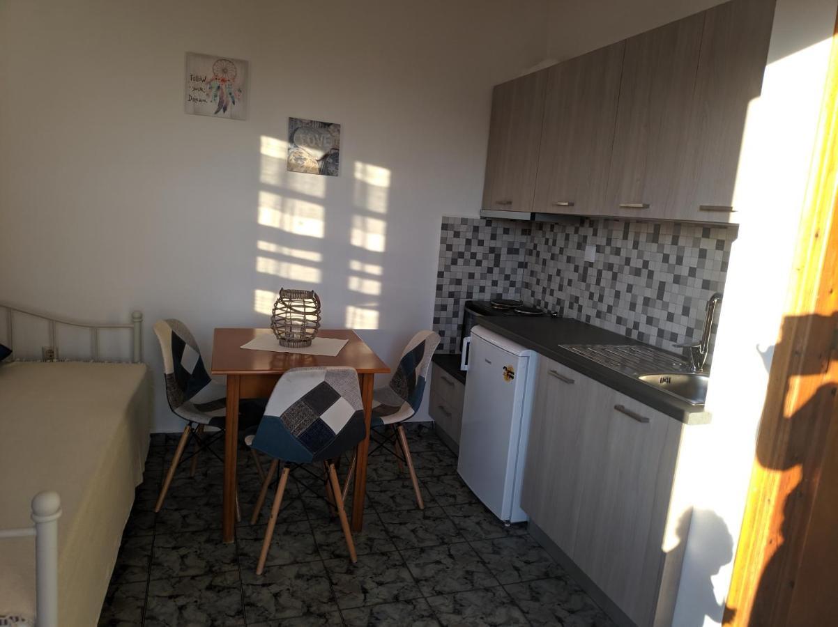 Tramonto Nel Delfini Apartment Kini Екстериор снимка