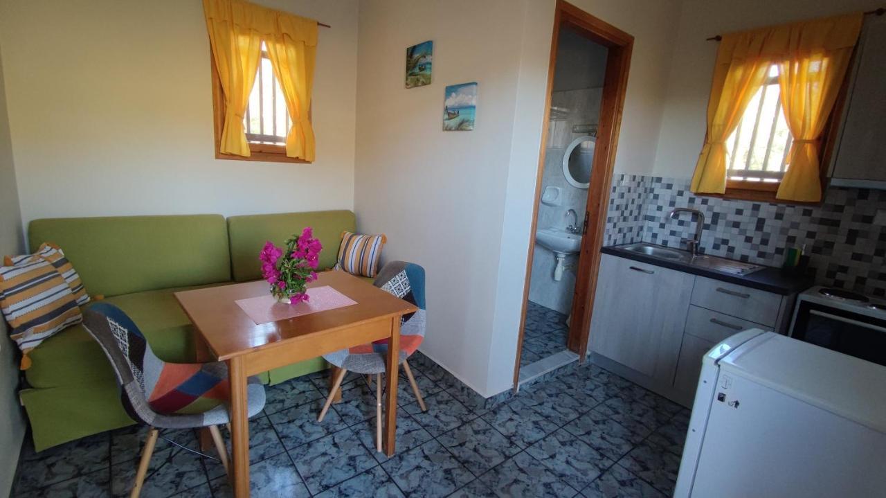 Tramonto Nel Delfini Apartment Kini Екстериор снимка