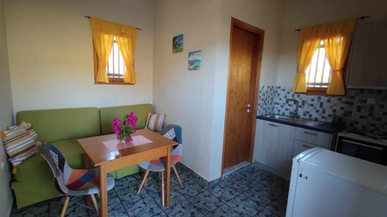 Tramonto Nel Delfini Apartment Kini Екстериор снимка